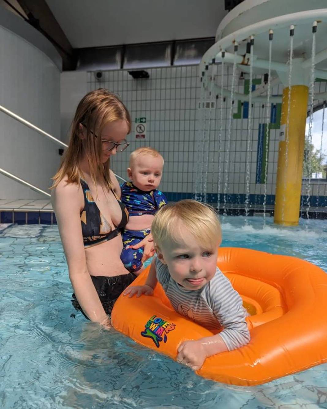 12 yaşında gibi ama 2 çocuk annesi! Yaşını duyanlar inanmakta güçlük çekiyor 27